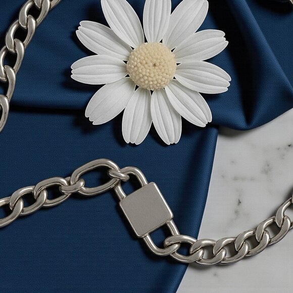 🆕️Padlock Freshwater Pearl 18K White Gold Plated Stainless Steel Necklace - Picture 6 of 15